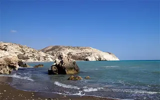 Кипр: почему россияне выбирают Средиземноморье осенью?